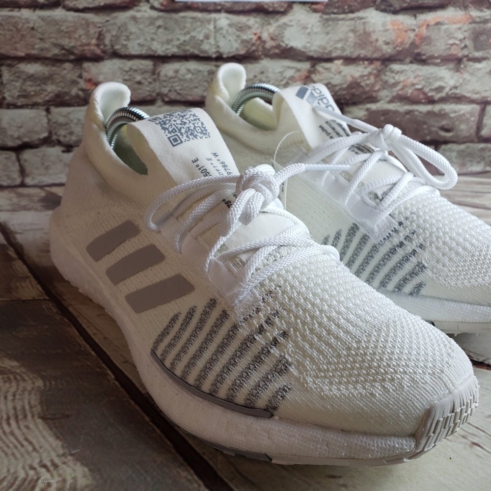 Adidas PulseBoostHD Running Shoes 🆕️🔥🔥 - Picture 8 of 8